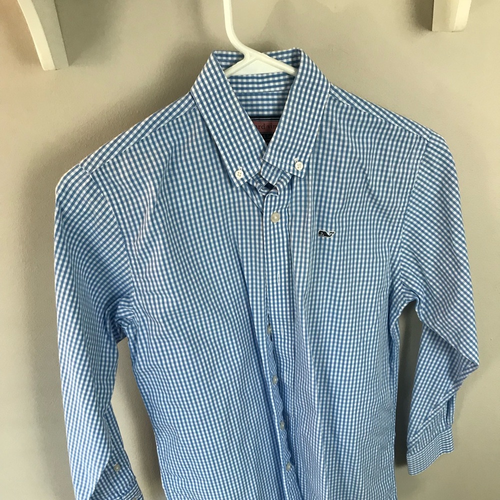 Patterned vineyard vines button down shirt